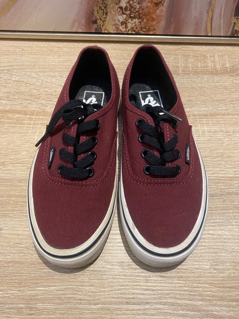 Vans maroon top