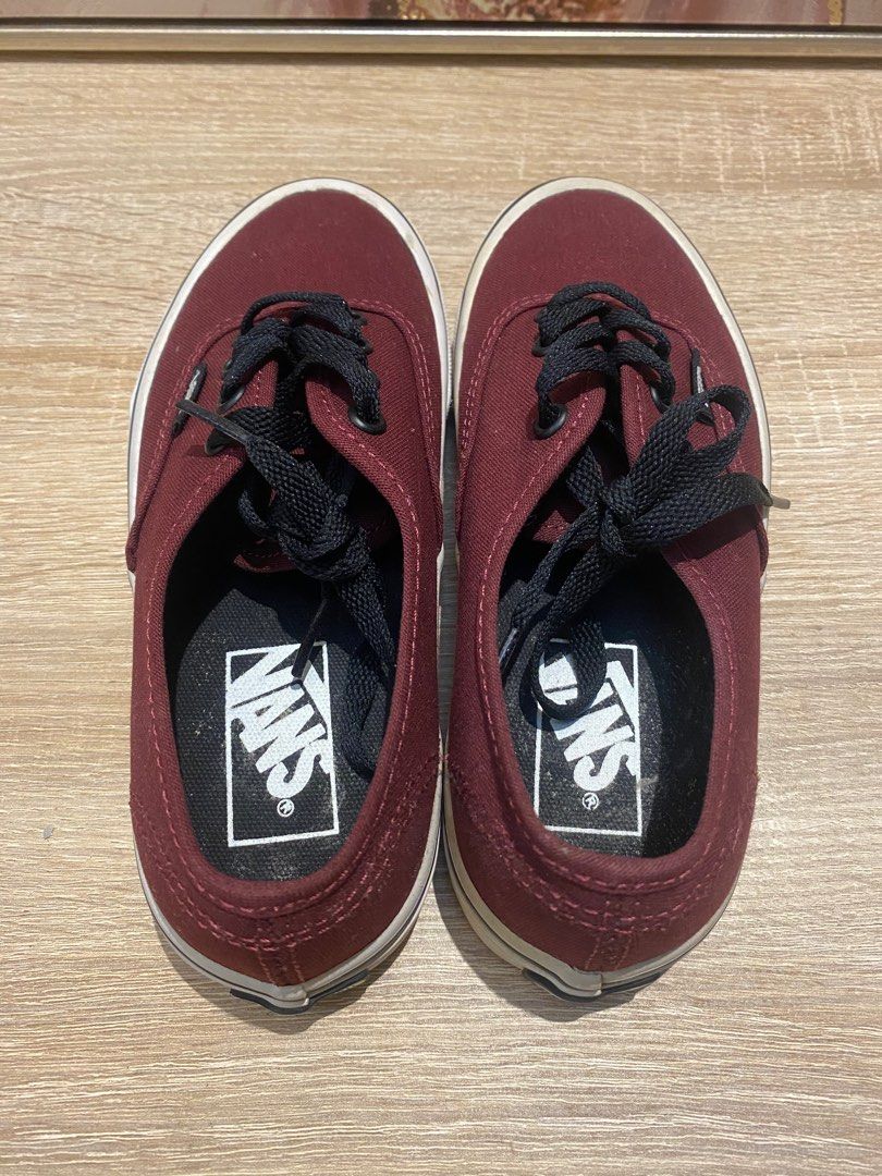 Maroon vans black laces sales