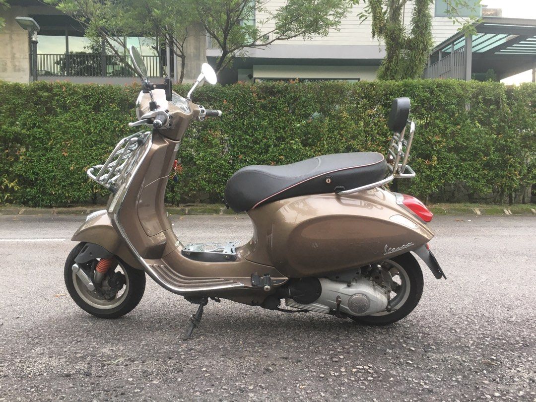 Vespa Primavera 150 3V ie Motorbikes on Carousell