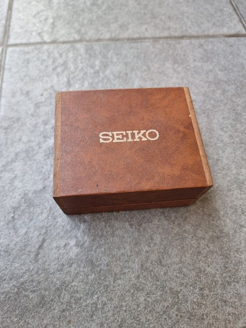 Vintage seiko top watch box