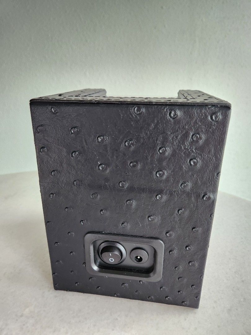 Watch display box (winder is not working), Men's Fashion, Watches