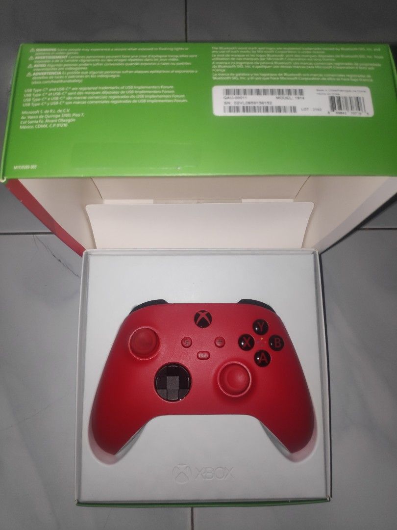 Xbox Series S/X controller, Video Gaming, Gaming Accessories, Controllers on Carousell