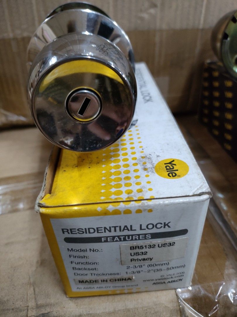 Yale Cylindrical Bathroom Lock set ( No Keys) BR5132 US32 Chrome ...