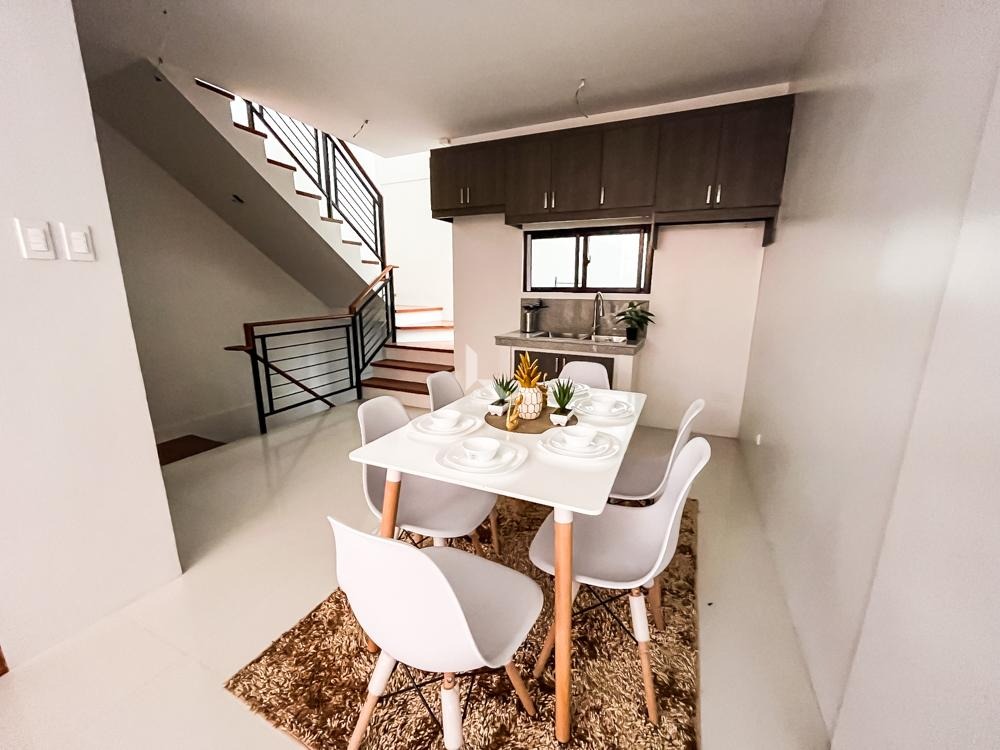 YS Townhouse for sale in Don Antonio Hts, Quezon City nr Commonwealth