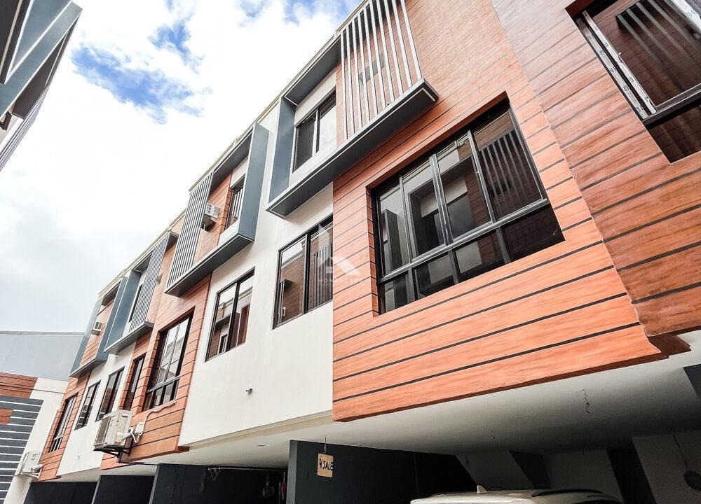 YS Townhouse for sale in Don Antonio Hts, Quezon City nr Commonwealth