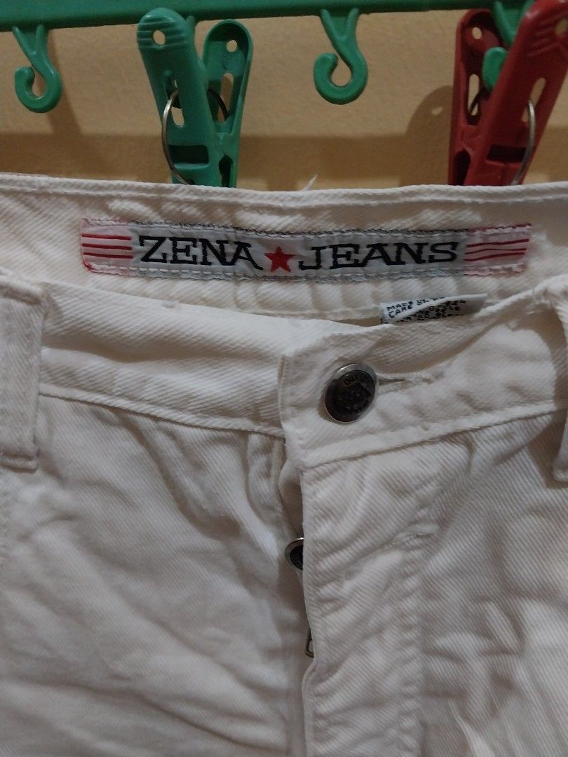 Zena jeans white short on Carousell