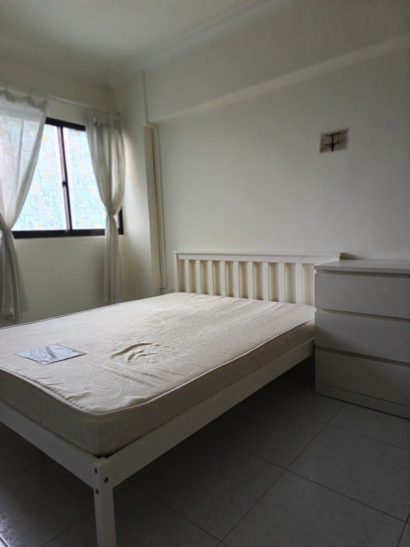 25 Marsiling Drive looking for single Chinese male, Property, Rentals