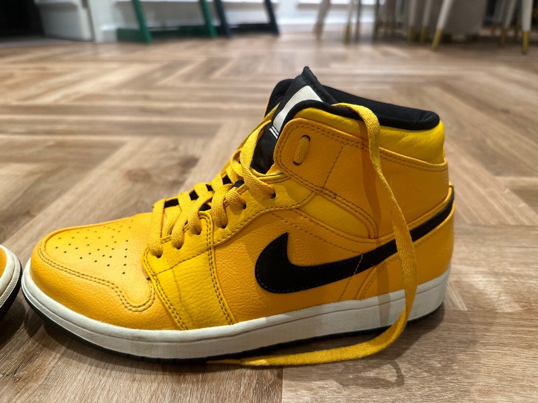Nike air sales jordan gold black