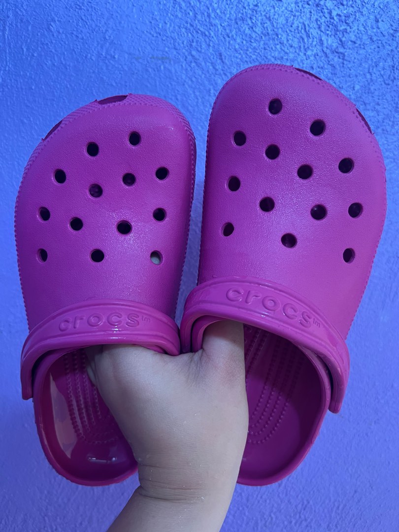AUTHENTIC 💯 CROCS Pink, Women's Fashion, Footwear, Slippers and slides ...