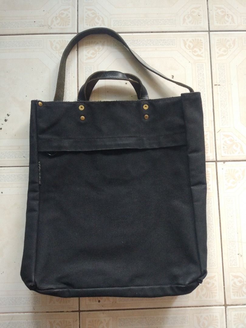Bag n Noun Japan tool bag (Category: Luxury Bags & Wallets) located in Pasay City. Submitted by denimdude.ph (Listing ID 1215238909, Image 2). Description: made in Japan.