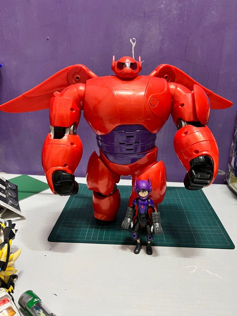 Bandai 2014 Big Hero 6 11 Inch Deluxe Flying Baymax Action Figure