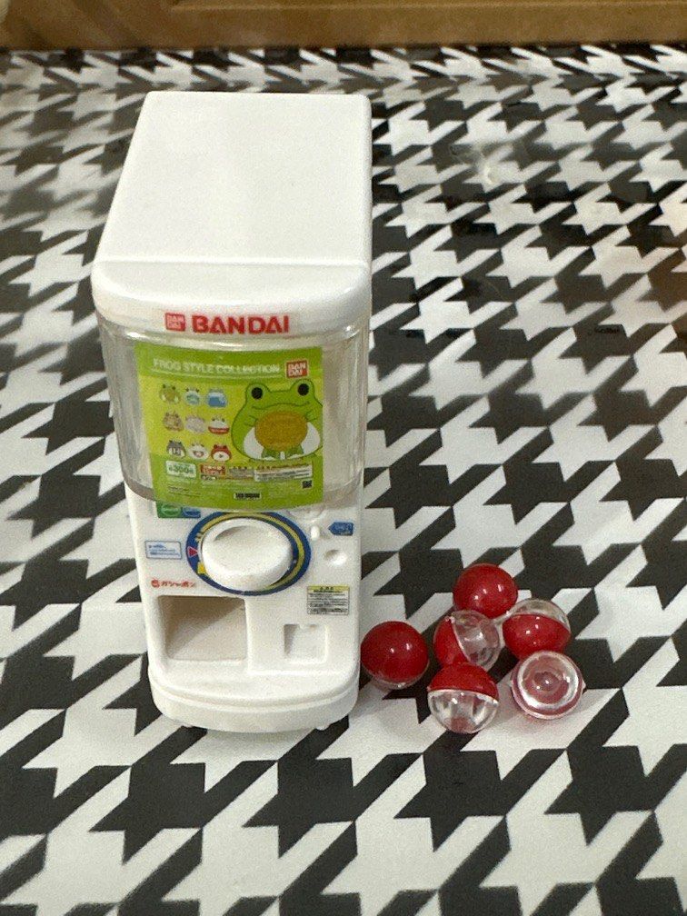 Bandai miniature Gashapon machine (White), Hobbies & Toys, Toys & Games