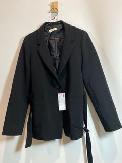 Black blazer tali