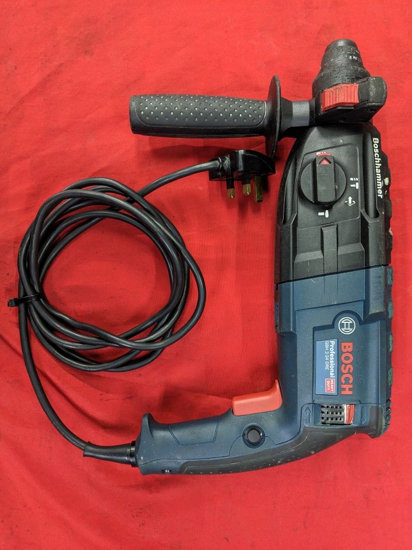 Bosch rotary hammer drill, Furniture & Home Living, Home Improvement