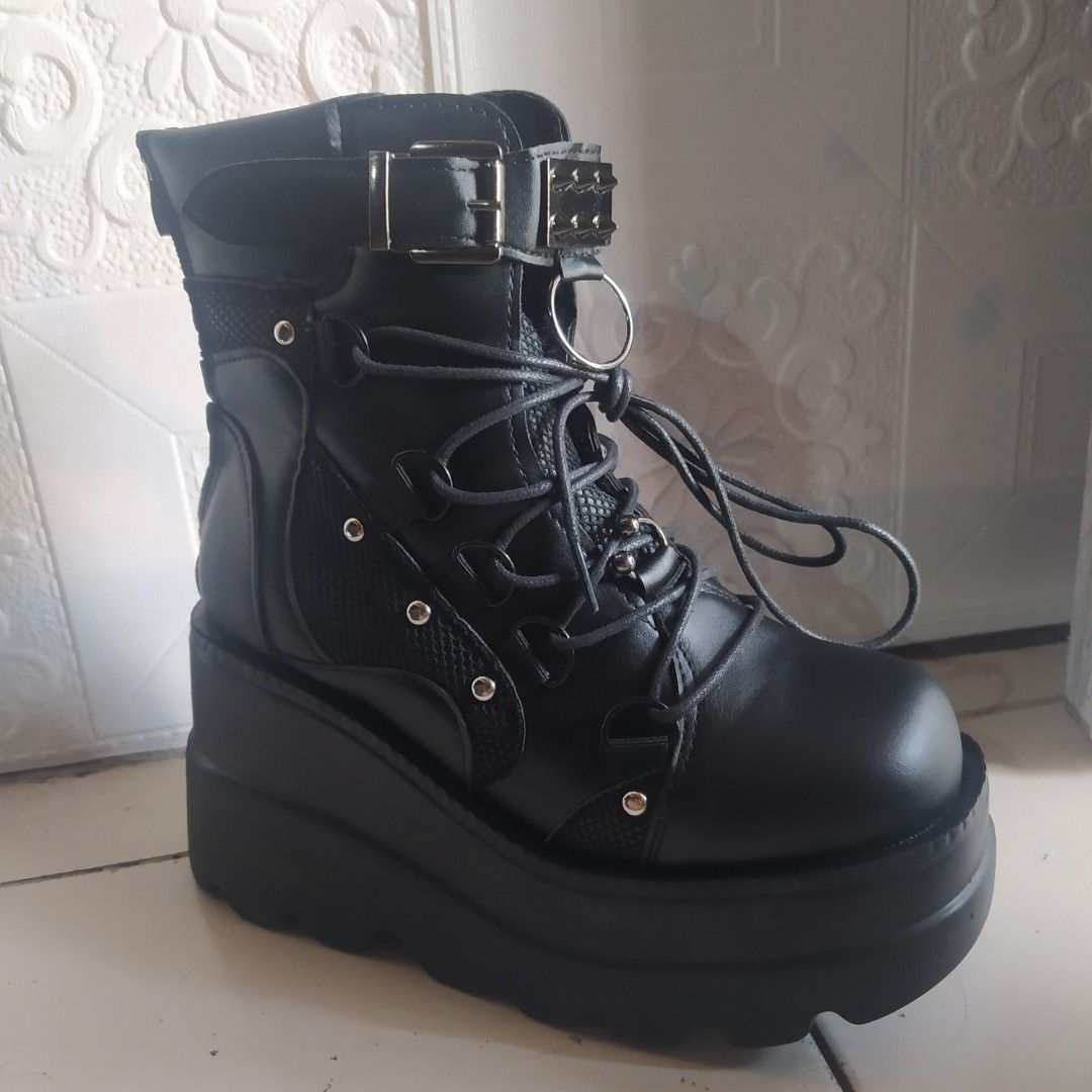 Demonia Shaker Dupes, Women's Fashion, Footwear, Boots on Carousell