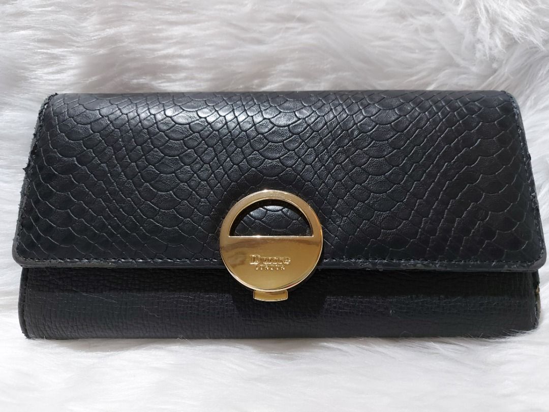 Dune London Long Foldover Wallet | Black (Category: Luxury Bags & Wallets) located in Mandaluyong City. Submitted by mamita14 (Listing ID 1215298893, Image 2). Description: 👛 "ORIGINAL" 👛 1 zipped compartment 👛 Multiple card slots 👛 Alligator textured flap 👛 Dimensions: 20 cm x 10 cm x 2.5 cm 👛 Lightly used and kept in dustbag/storage 👛 Flaws shown in pics (edge peelings).