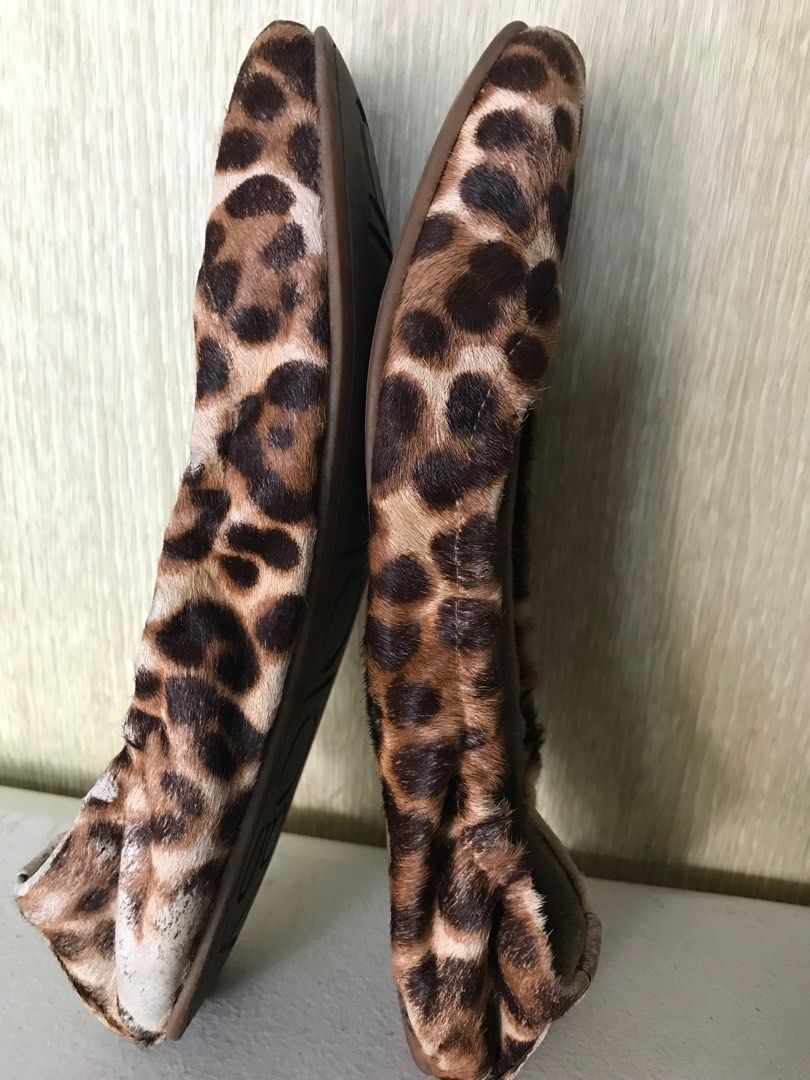 Flat leopard print (Category: Flats & Sandals) located in Famy. Submitted by echolima21 (Listing ID 1215234525, Image 3). Description: Preloved comfy leopard print flat Shoe rack clean up Size 7.