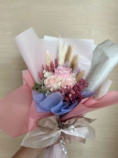 <free delivery in certain locations/Instock for Valentine’s Day!> premium dried pink roses bouquet