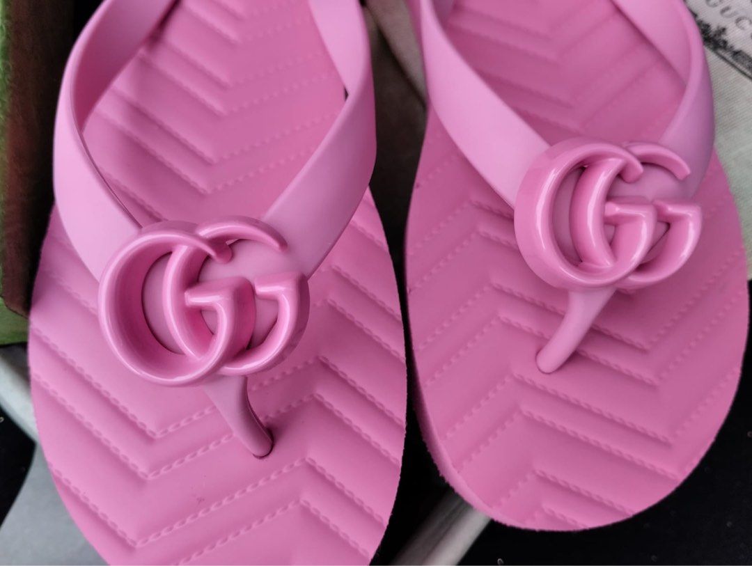 Gucci online slides neon