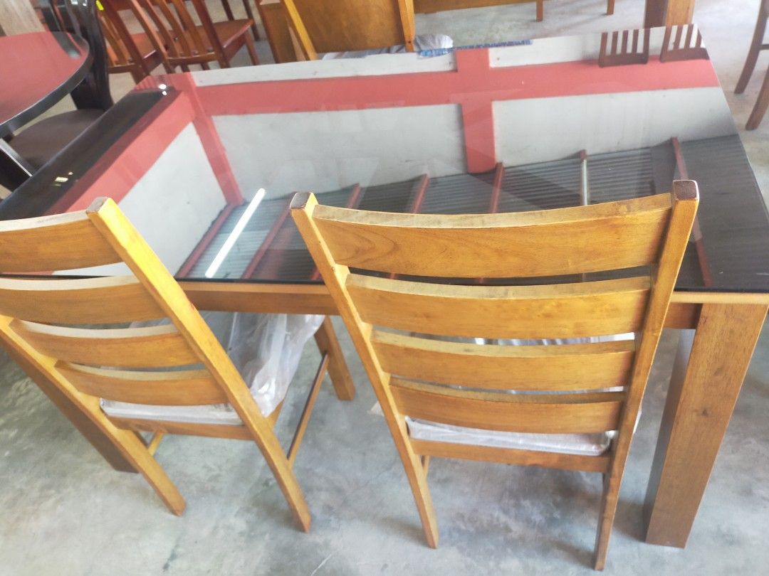 Hannah Dining Set on Carousell