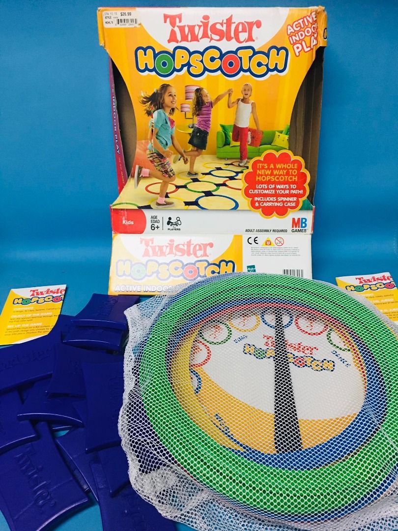 Hasbro Twister Hopscotch Active Indoor Game with Spinner & Carrying Bag ...