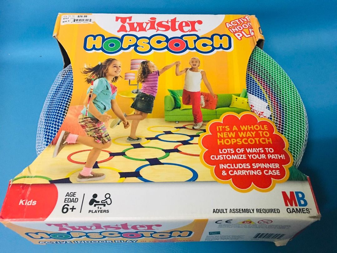 Hasbro Twister Hopscotch Active Indoor Game with Spinner & Carrying Bag ...