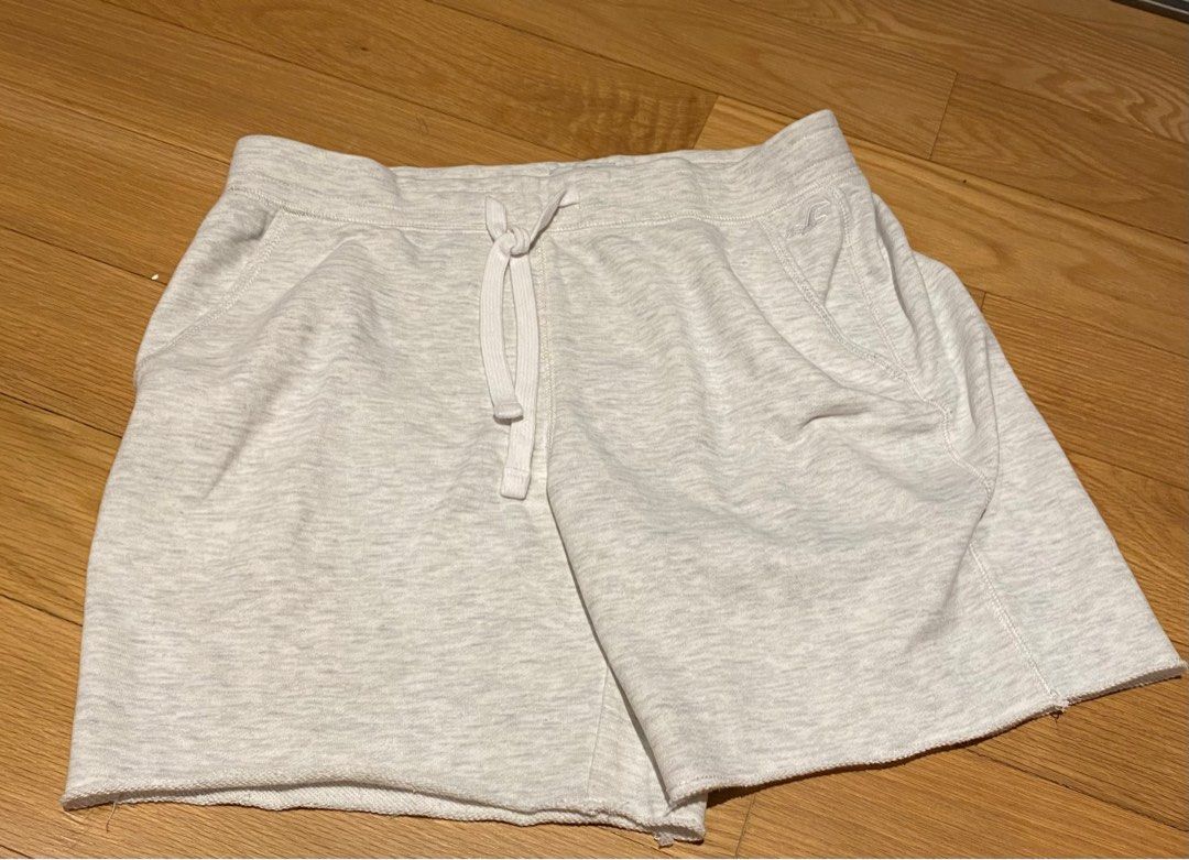 Hollister white cotton shorts Men s Fashion Bottoms Shorts on