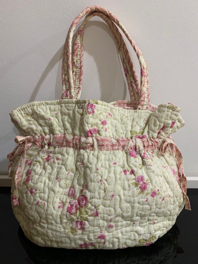 Korean Style Quilted 100 Cotton Padded Women Shoulder Tote Bag with 16 inch 41cm Zip and Wallet Mobile Phone compartments All in One