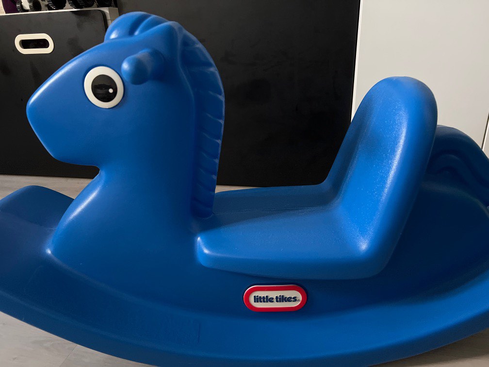 Little tikes horse hot sale and carriage argos