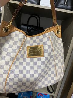 (Category: ) located in . Submitted by justwatching (Listing ID 1215289304, Image 1). Description: .