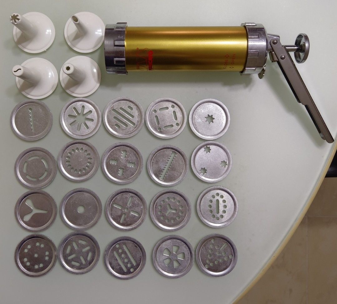 Marcato Biscuit Maker Cookie Press, Furniture & Home Living, Kitchenware & Tableware, Bakeware