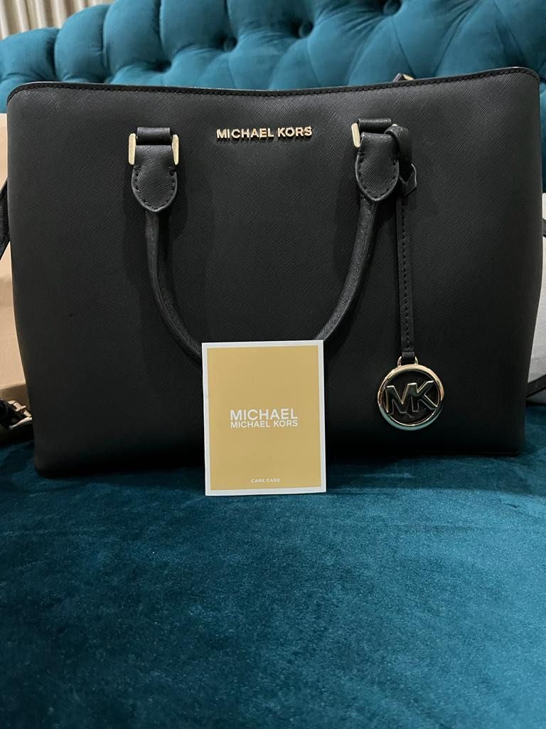 Authentic Michael Kors Savannah Large Satchel Black