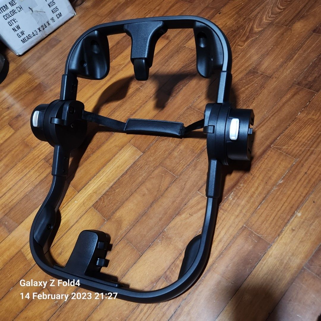 Nuna triv ring adapter, Babies & Kids, Going Out, Strollers on Carousell