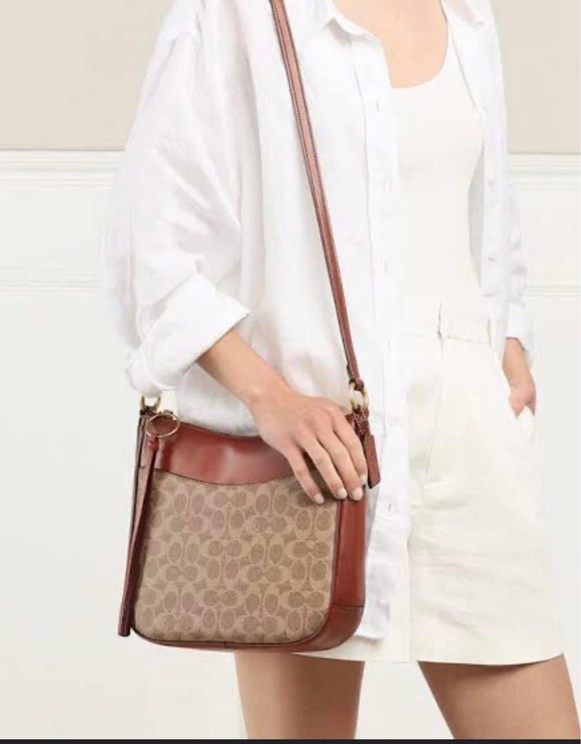 Coach signature sale chaise crossbody