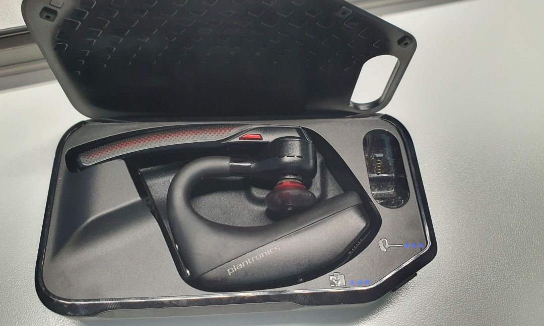 Plantronic PLT V5200 Series Audio Earphones on Carousell