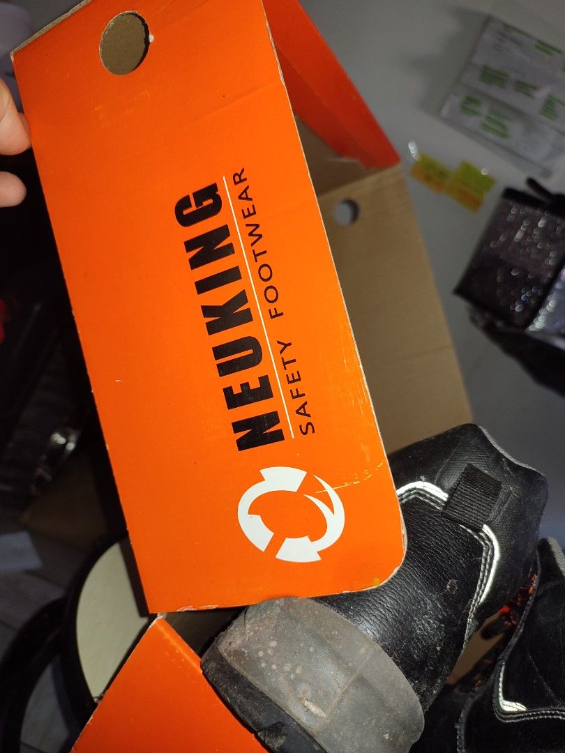 Safety shoes, Men's Fashion, Footwear, Boots on Carousell