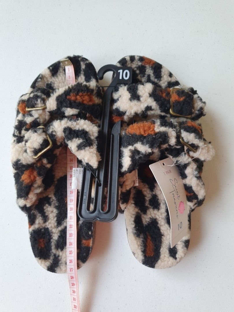 Secret Treasures Luxe Faux Fur Two Band Slide Slippers-Leopard-Size 10-NWT,  Women's Fashion, Footwear, Slippers and slides on Carousell
