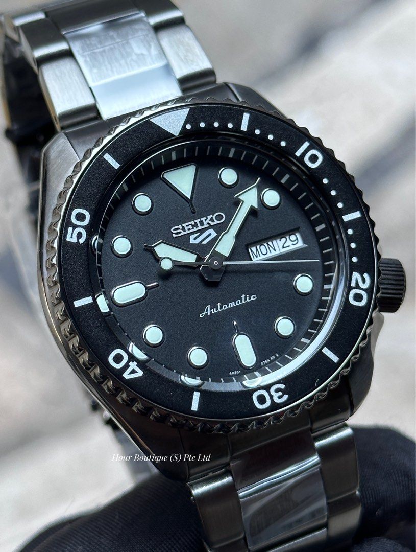 Seiko 5 Polished PVD Black Case & Bracelet Men's Automatic Casual Watch  SRPD65 SRPD65K1, Men's Fashion, Watches & Accessories, Watches on Carousell