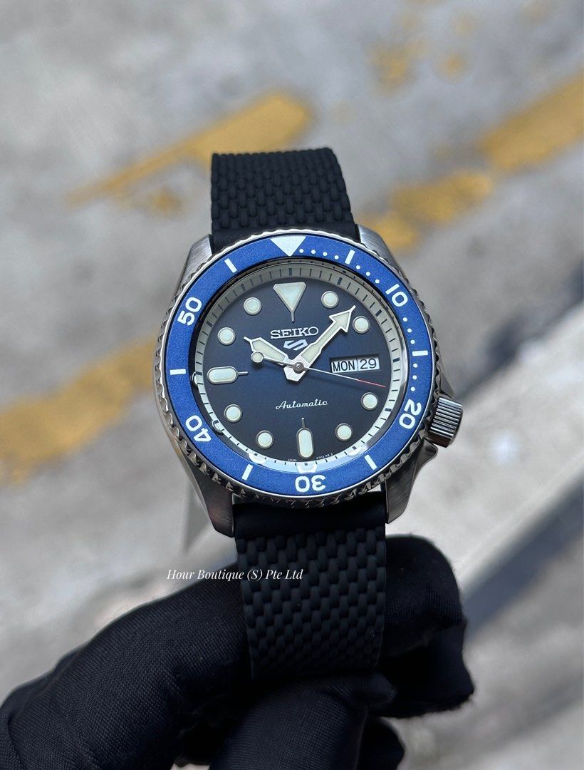 Seiko 5 Superman Logo Blue Vintage Dial on Silicone Strap Mens Automatic Casual  Watch SRPD71 SRPD71K2, Men's Fashion, Watches & Accessories, Watches on  Carousell