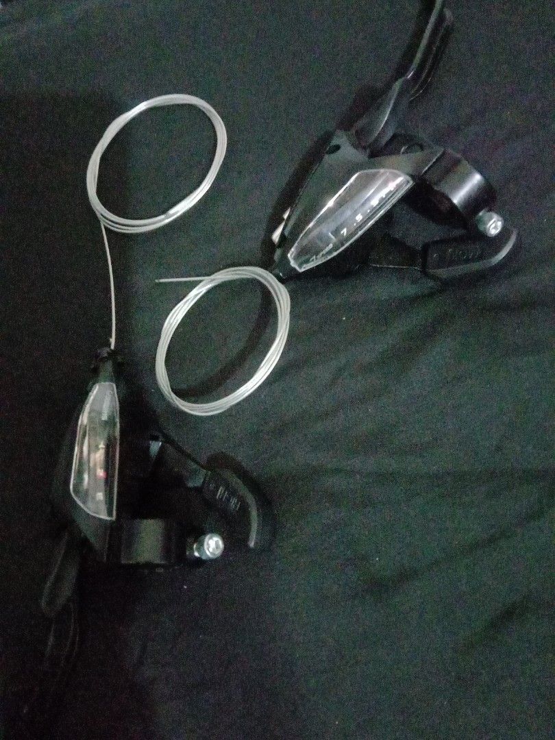 Shimano shifter, Sports Equipment, Bicycles & Parts, Parts