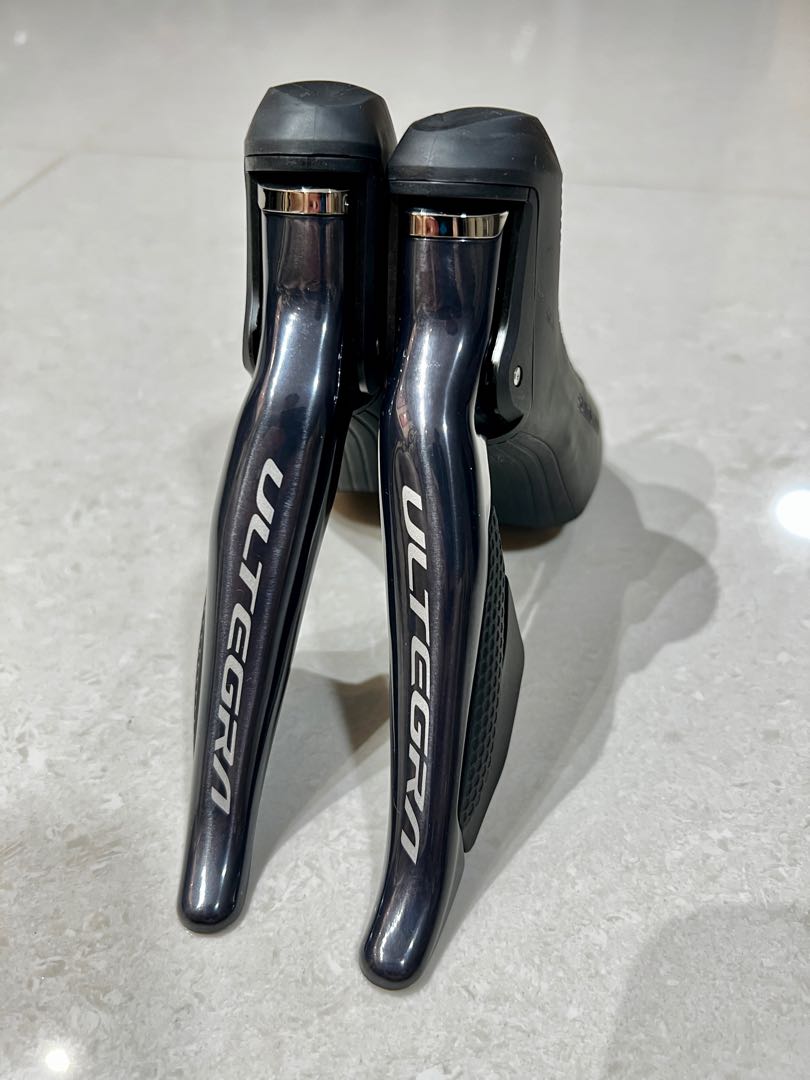 Shimano Ultegra Di2 STR8070 Shifters for Hydraulic Disc Brakes, Sports
