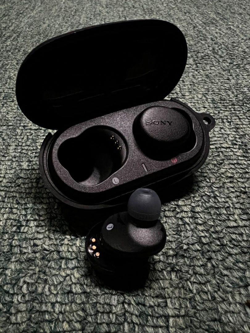Sony xb sales wf700