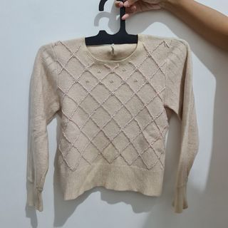 Sweater cream