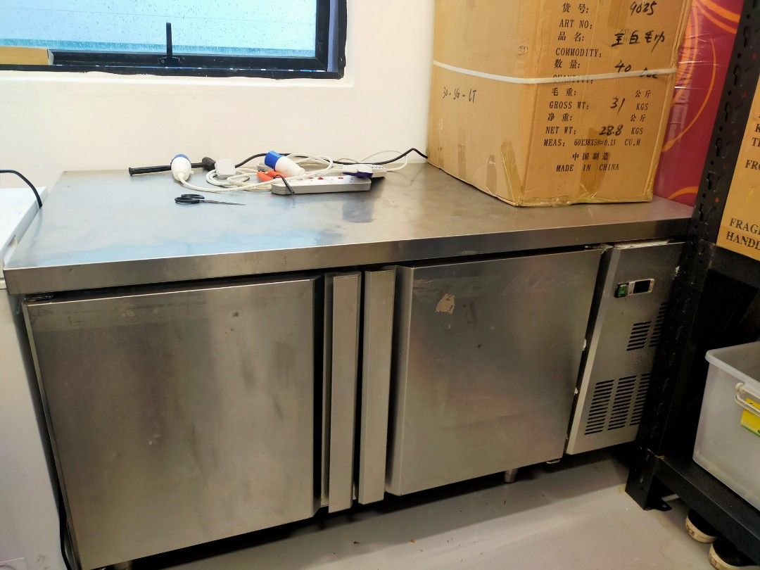 Table Top Chiller Halal (2 Door), TV & Home Appliances, Kitchen