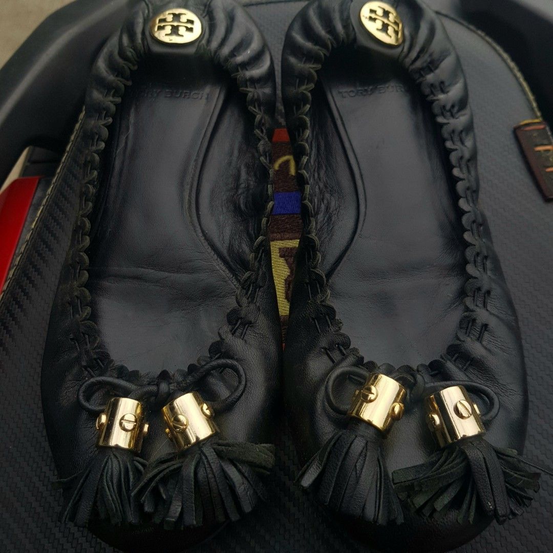 TORY BURCH REESE TASSEL FLATS BLACK, Women's Fashion, Footwear, Flats &  Sandals on Carousell