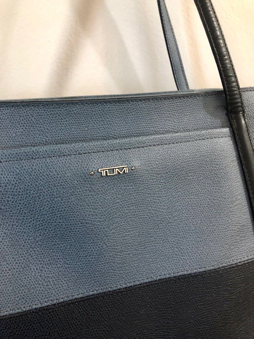 Tumi sinclair 2025 q tote