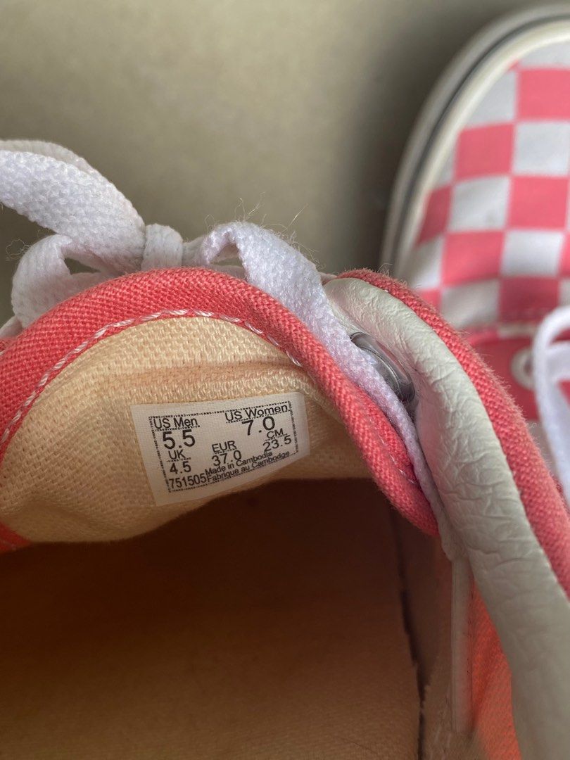 Pink checkered hotsell vans size 3