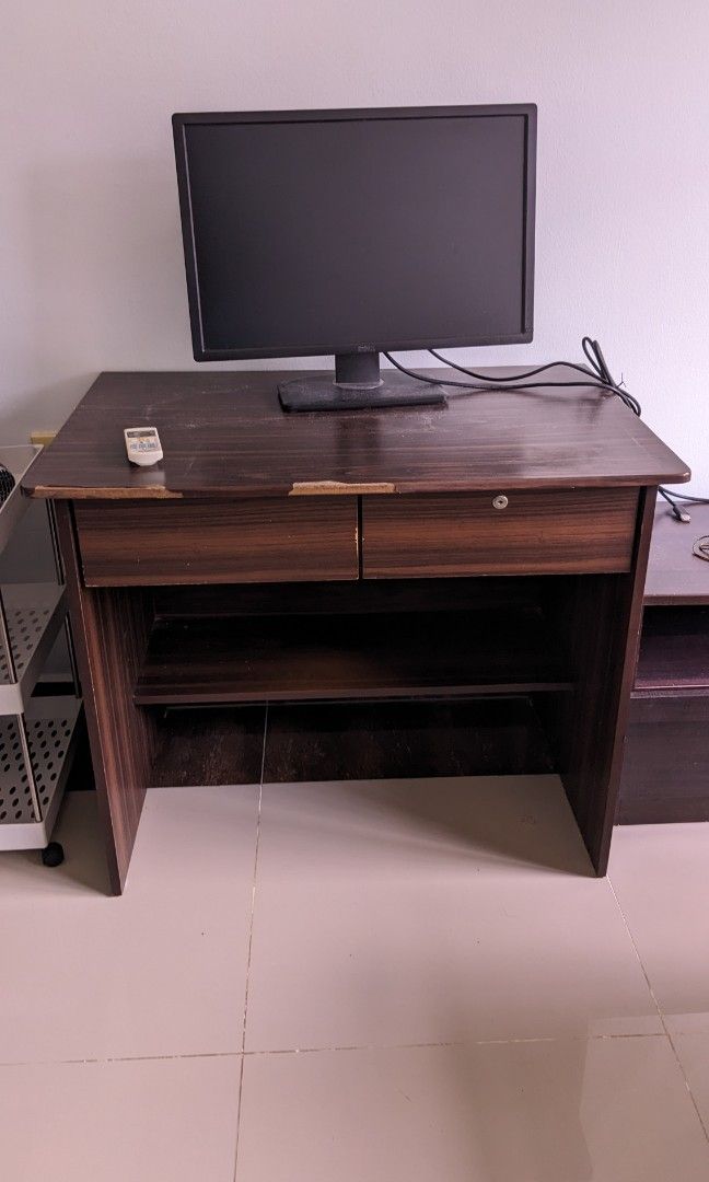 Work Table (Category: Tables & Sets) located in Petaling Jaya. Submitted by chiachang.33 (Listing ID 1215181701, Image 1). Description: computer work table self pickup.