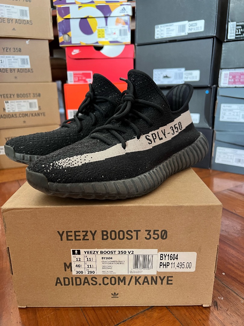 yeezy 350v2 oreo