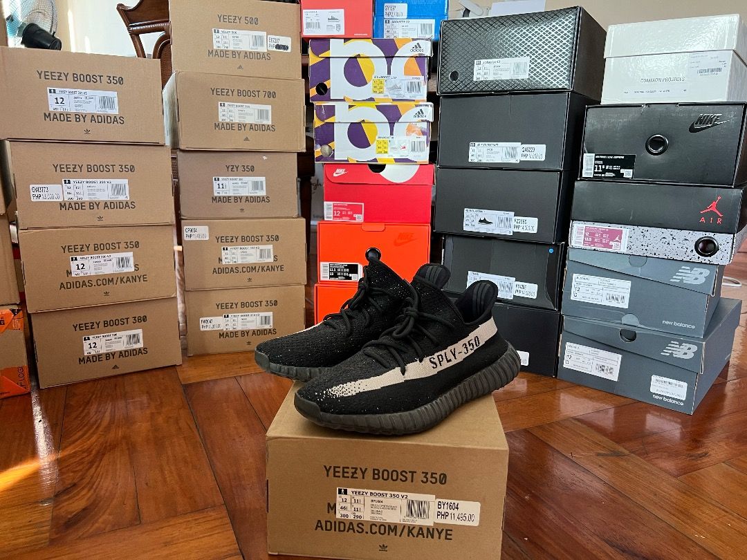 yeezy 350v2 oreo